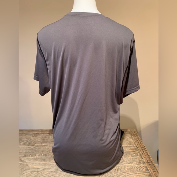 Men’s Reebok Tshirt - Picture 2 of 3